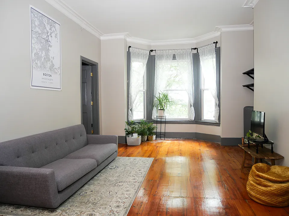 140 Trenton St #2