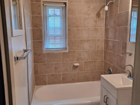 521 59th St NE APT 1, Washington, DC 20019