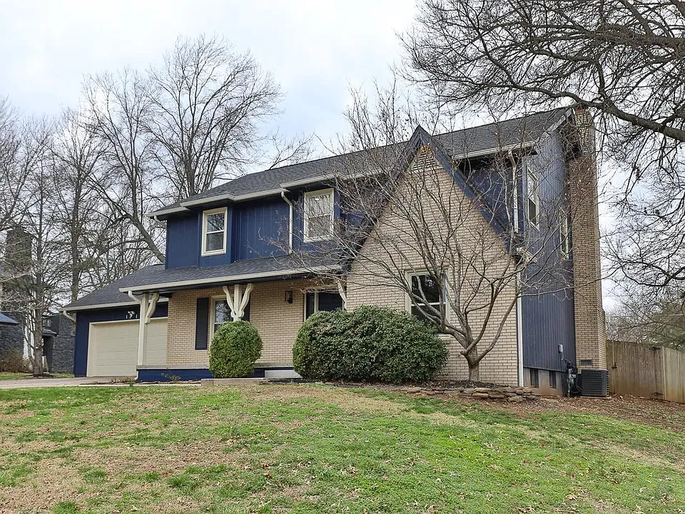1315 S Oak Run Pl