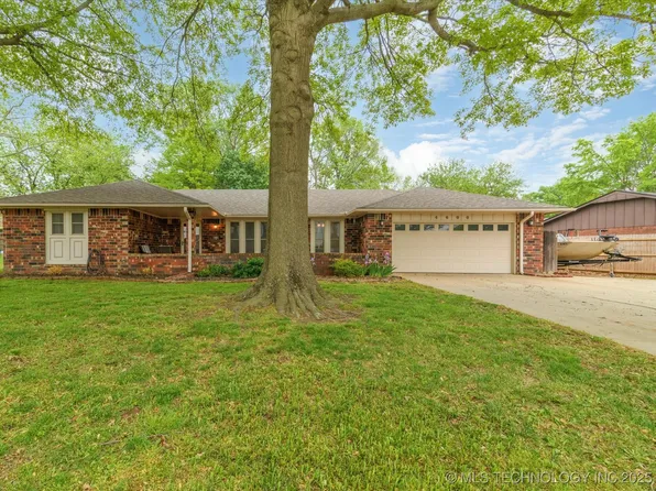 4600 Rolling Hills Dr, Bartlesville, OK 74006