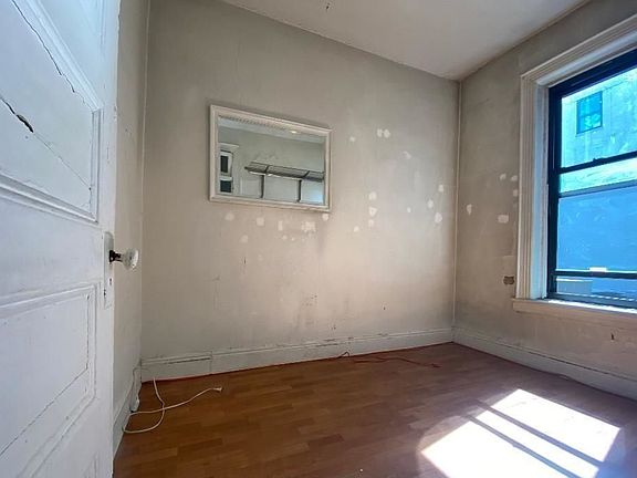 2nd image of 174 Canal St APT 11