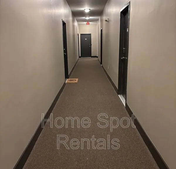 925 Garrett St SE #318 — Photo 3