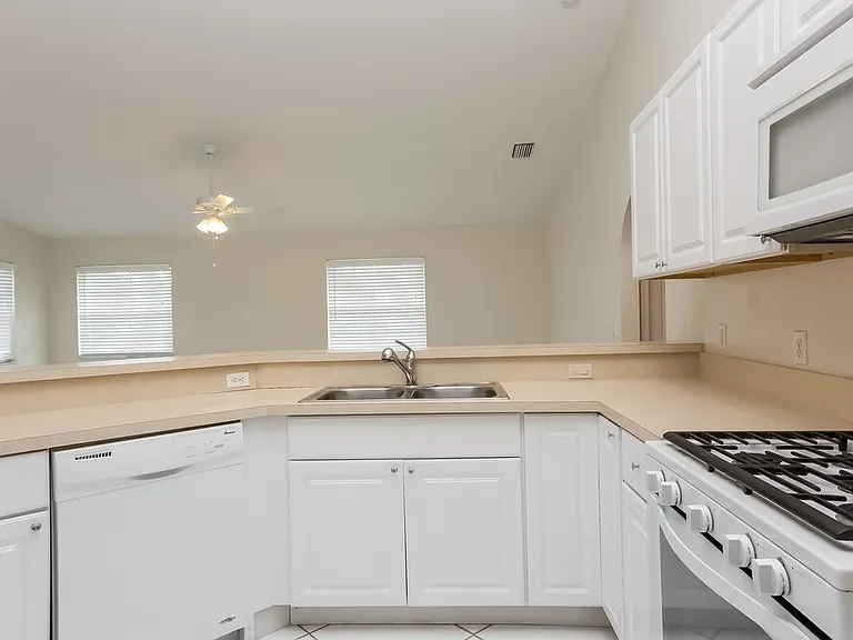 1200 Columbine Pl — Photo 7