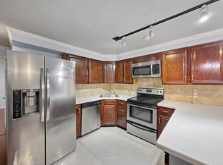 11 Hulbert Rd APT 15, Worcester, MA 01603