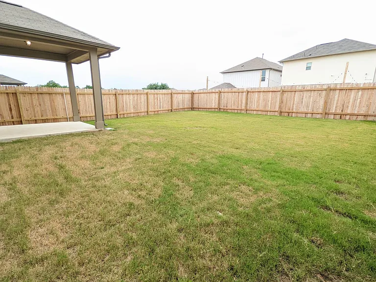 112 Manassas Dr — Photo 5