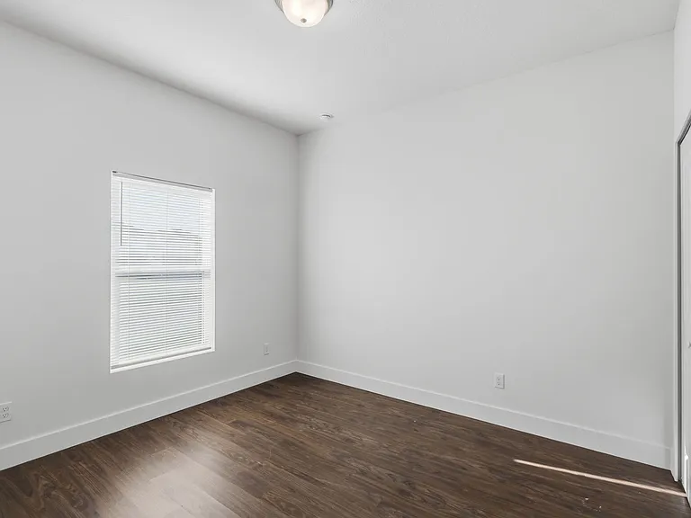 3227 Halsey Ave SE — Photo 36