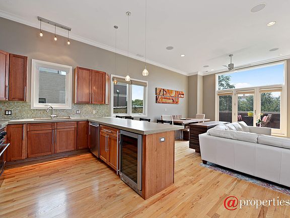 Kitchen / Living Room