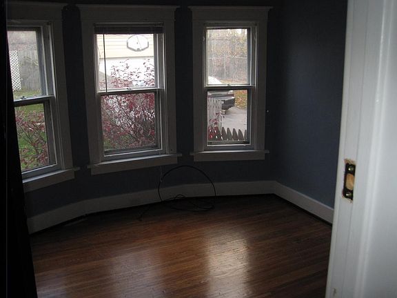 2nd image of 362 Linden Ave #1