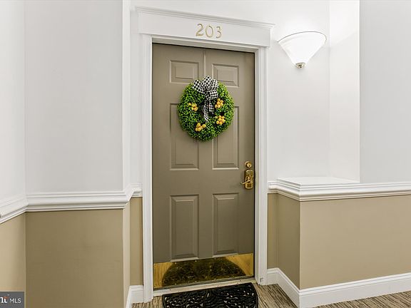 3rd image of 503 King Farm Blvd APT 203