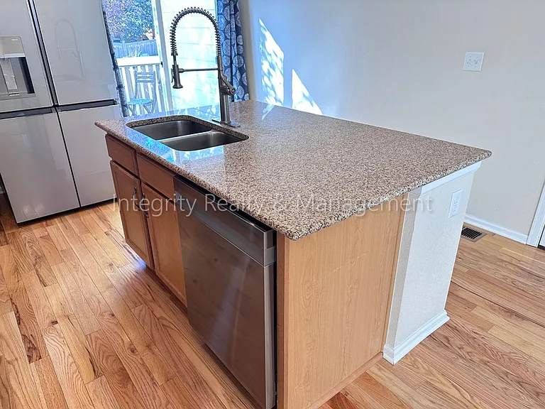 3762 Cadence Dr — Photo 16
