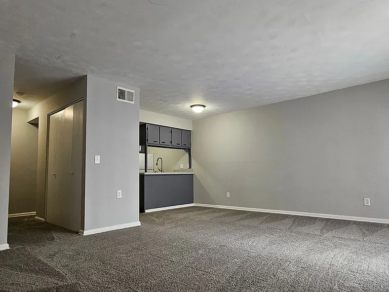 Spacious 2 bedroom 2 bath apartments in Harrison Township! — Photo 3