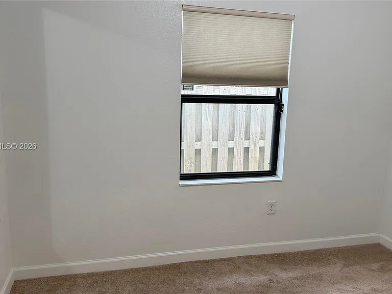737 SE 37th Pl — Photo 17