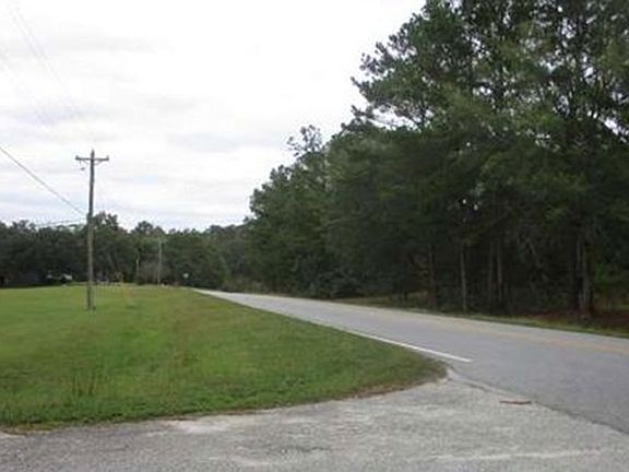 Exterior Neighborhood (street photo)