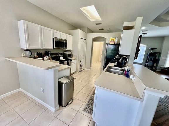5th image of 726 SW College Park Road