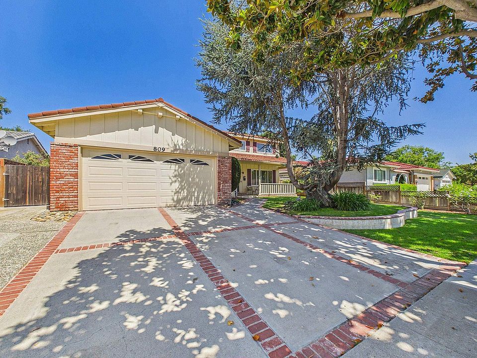 1st image of 5524 Starcrest Dr
