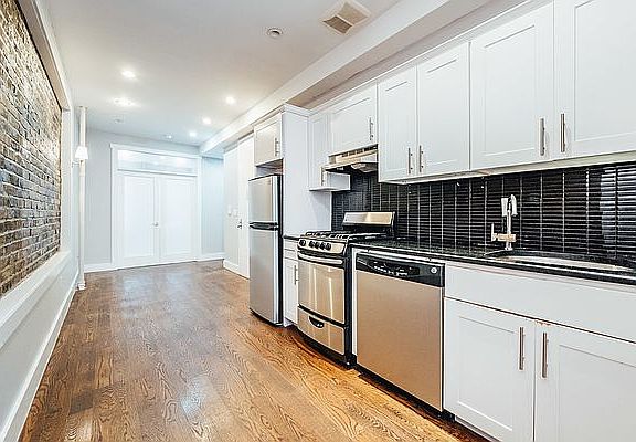 2nd image of 220 Bushwick Ave #4L