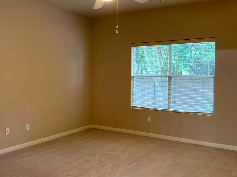2044 Amur Dr — Photo 11