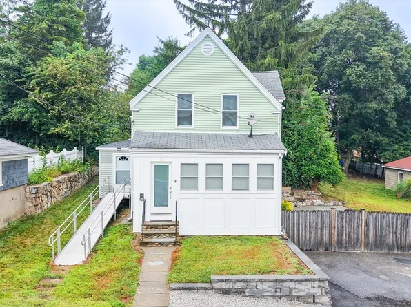 18 Marion St, Hudson, MA 01749