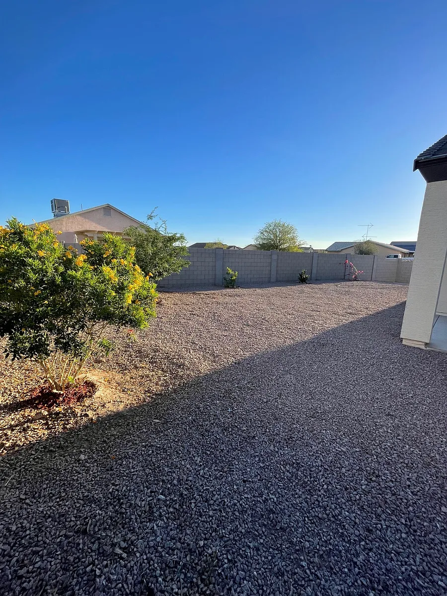 Building Photo - 9216 W Oneida Dr
