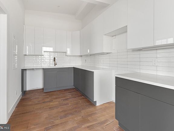 5th image of 1817 N Howard St #53-309