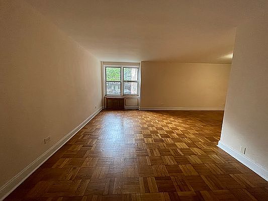 5th image of 142-10 Roosevelt Ave #114