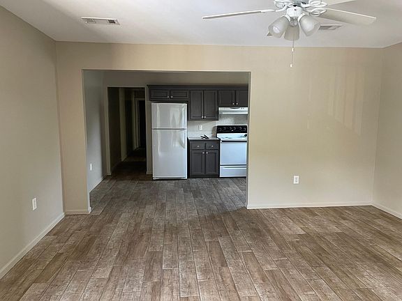 Den & Kitchen. Open floor scheme.