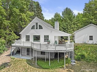 2642 S Lake Leelanau Dr, Lake Leelanau, MI 49653