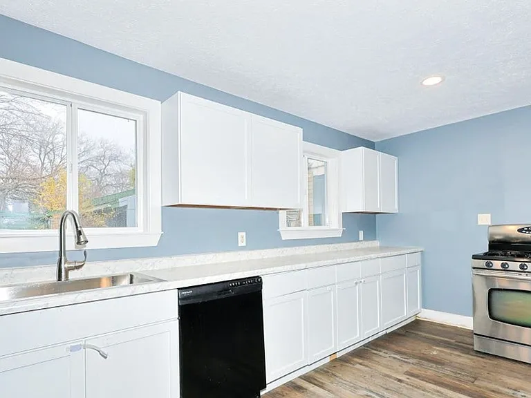 1188 Spring St — Photo 4