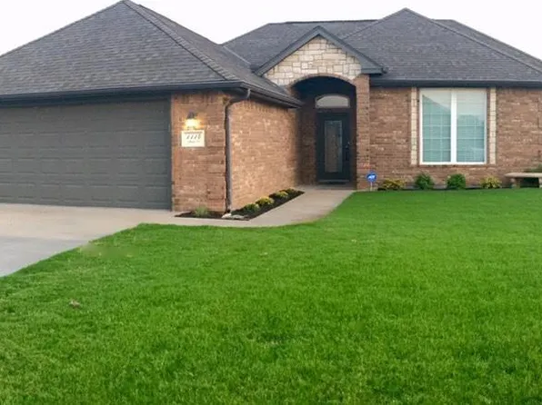 1114 Alma Dr, Elgin, OK 73538