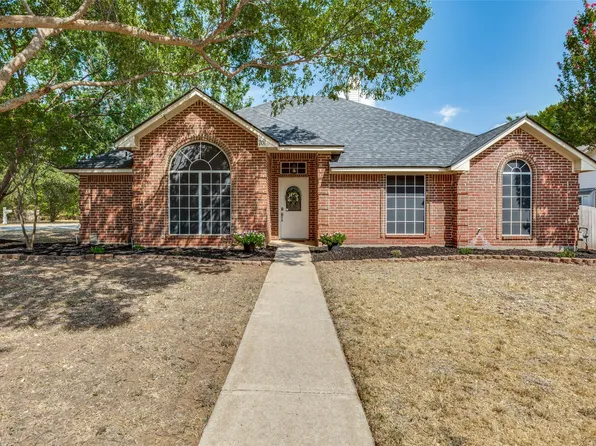 701 Carlisle Ct, Lake Dallas, TX 75065