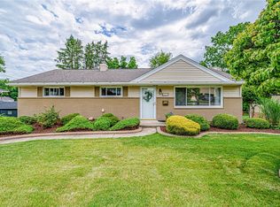 461 Toledo Dr, Lower Burrell, PA