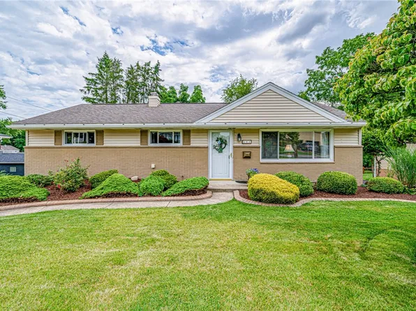 461 Toledo Dr, Lower Burrell, PA 15068