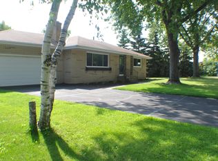1023 Highview Dr, New Brighton, MN 55112