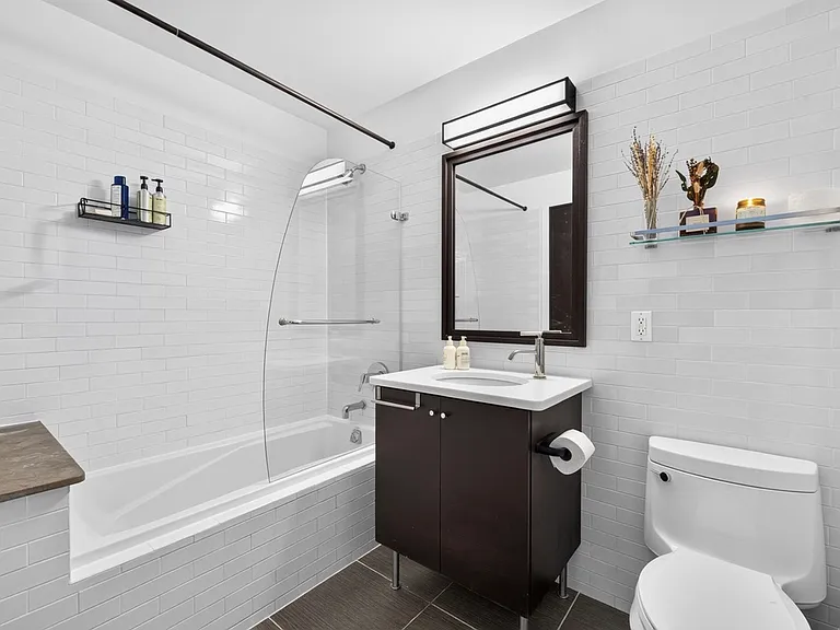 25 McWilliams Pl — Photo 8