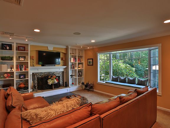4th image of 21 Colby Dr