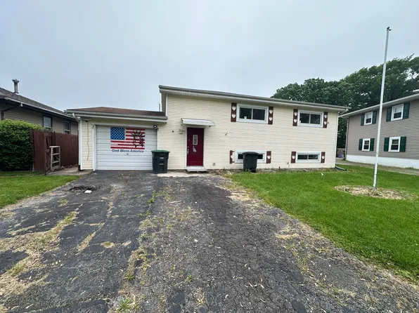 1637 Minnesota St, Hobart, IN 46342