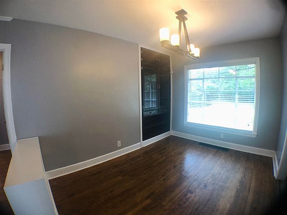 5th image of 515 Arlington Ave