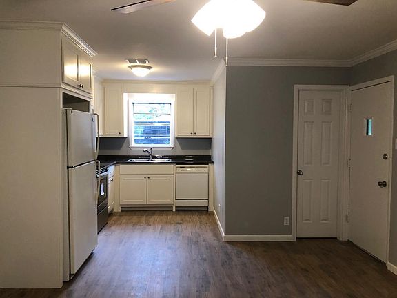 4th image of 1422 Auburn Dr