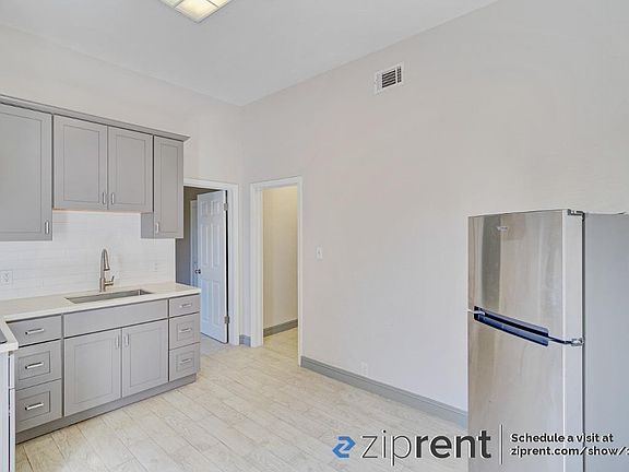 4th image of 2831 San Bruno Ave #B