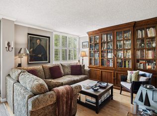 1816 Haro St #406, Vancouver, BC V6G 2Y7