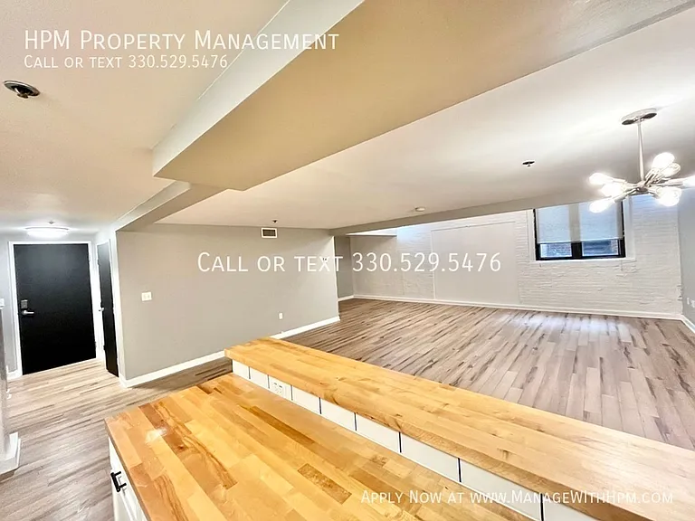 1133 W 9th Street — Photo 49