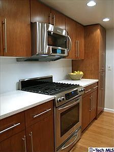 3rd image of 601 E California Blvd APT 105