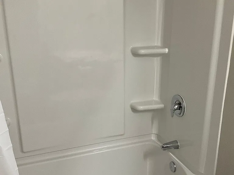 Burgundy House Apartments — Photo 11