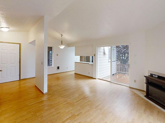 3rd image of 1128 SE Galley Ct