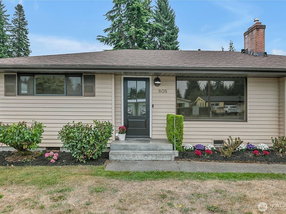 1st image of 808 11th Street NE