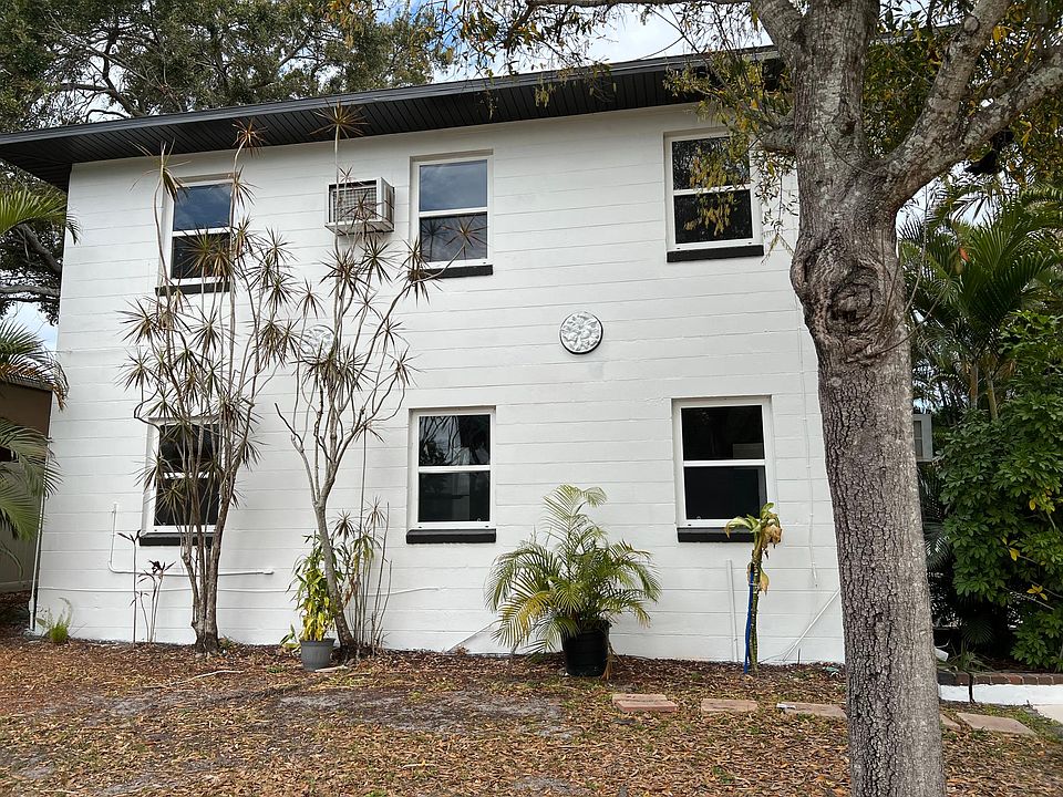 1st image of 327 26th Ave N #1