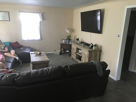 3rd image of 3618 Linden St