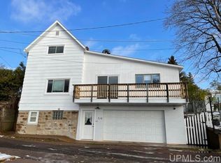 715 W Ridge St, Marquette, MI 49855