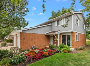 1624 Southampton Ct, Wheaton, IL 60189
