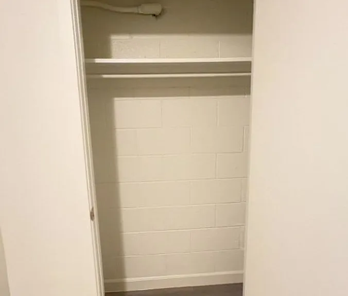 363 N 800 W — Photo 16